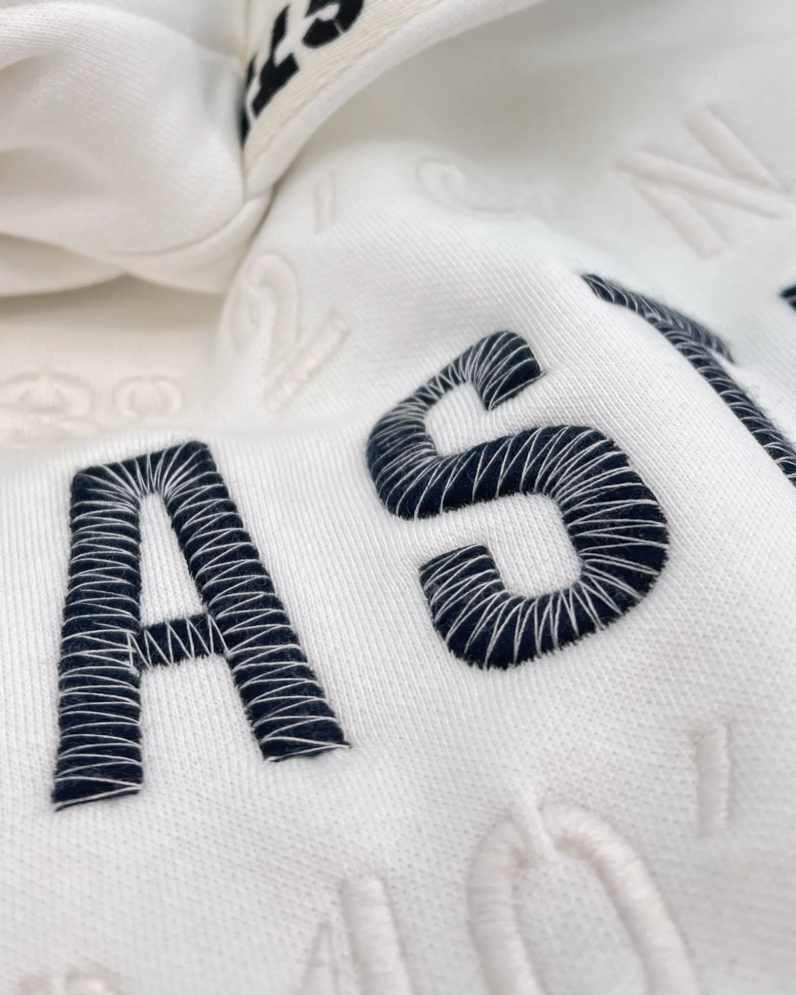 Sweater Mariana Met Capuchon