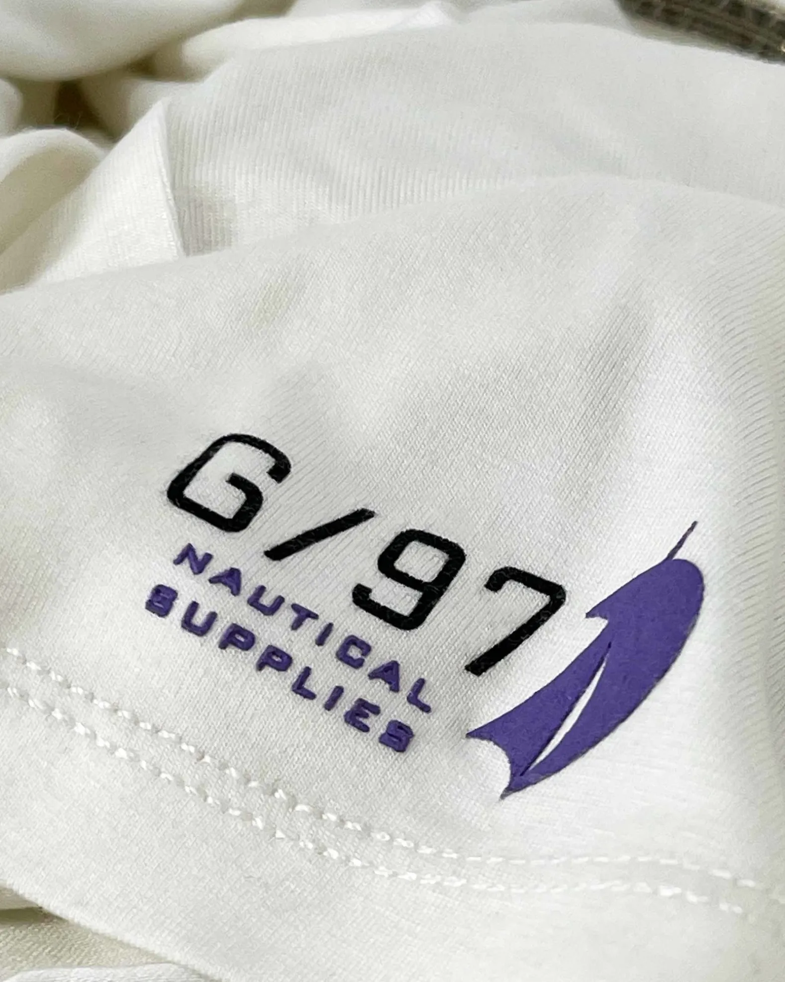 V-Neck Indya T-Shirt